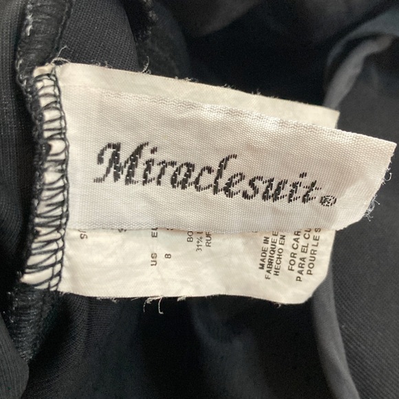 Miraclesuit Camilla Black Bandeau Ruffle Swimsuit Strapless Women's Size 8 - Picture 7 of 15